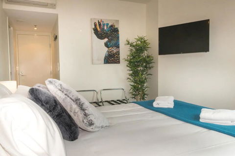 1 Bedroom Studio Apartment Near Eagle Street - Accommodation Mermaid Beach 0