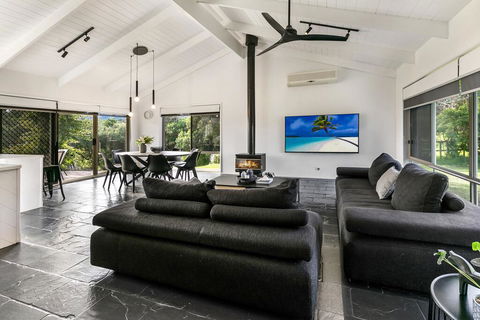1 Oak - Rye Back Beach Accommodation - Accommodation Mermaid Beach 0