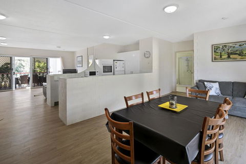 10 The Islander Resort - Accommodation Mermaid Beach 2