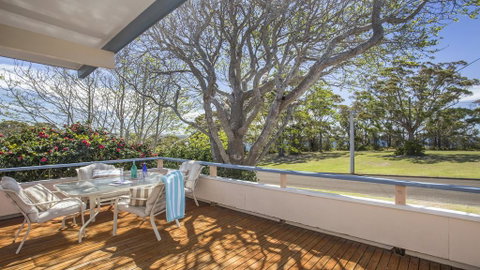 103 Bannister Head Rd - Beaming Bannister Retreat - Accommodation Mermaid Beach 0