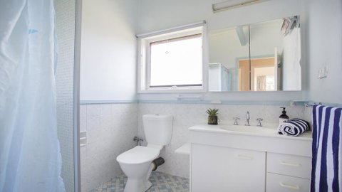 103 Bannister Head Rd - Beaming Bannister Retreat - Accommodation Mermaid Beach 2