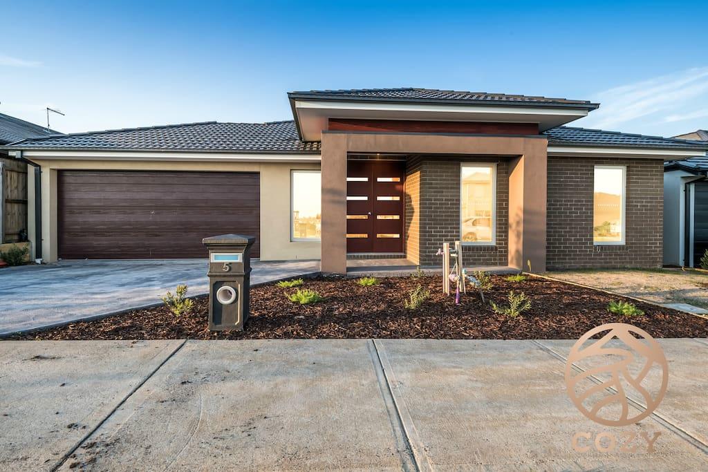 Melton South VIC Accommodation Mermaid Beach