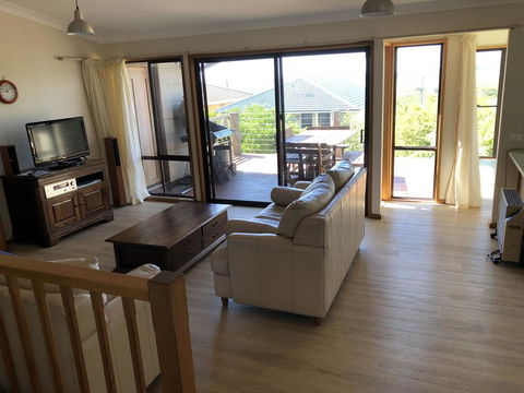 121 Montague Avenue, Kianga - Accommodation Mermaid Beach 2