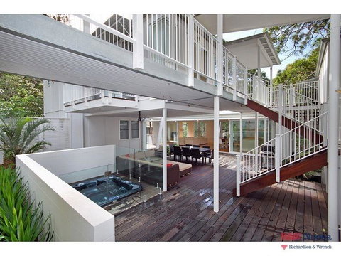 14 Little Cove Road - Accommodation Mermaid Beach 3