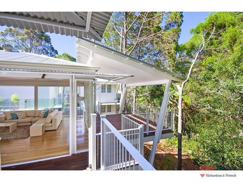 14 Little Cove Road - Accommodation Mermaid Beach 0