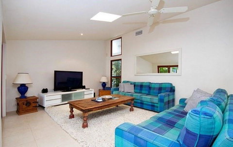 14 Ravenwood Drive - Accommodation Mermaid Beach 3