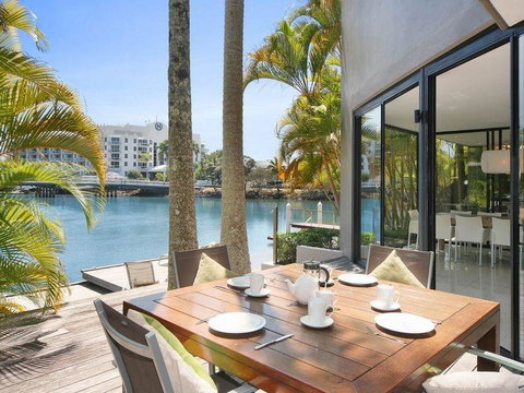 15 Witta Circle - Accommodation Mermaid Beach 2