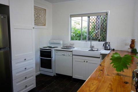 16 Bigoon Road - Accommodation Mermaid Beach 1