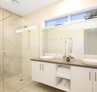 18 on Rayner - swish apartment Myrtleford - Accommodation Mermaid Beach