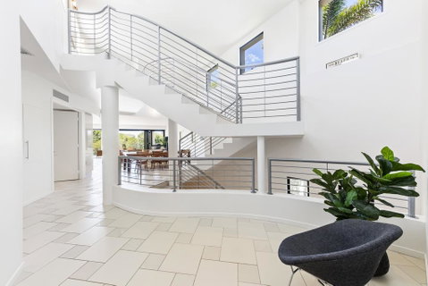 19 Ross Crescent - Accommodation Mermaid Beach 3