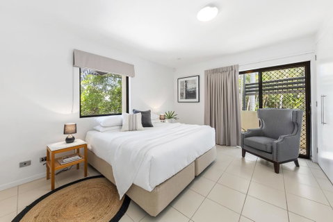 19 Ross Crescent - Accommodation Mermaid Beach 1