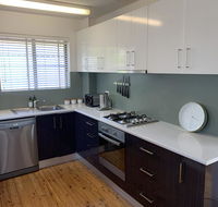 2 Bed Bar Beach Apartment - stroll to beach  cafes supermarket apartment 6 - Accommodation Mermaid Beach