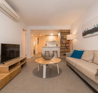 2 Bedroom Apartment Seconds From Valley - Accommodation Mermaid Beach