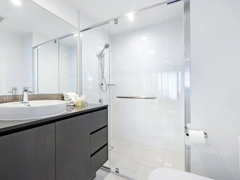 2 Bedroom Ocean View Apartment In Surfers Paradise - Accommodation Mermaid Beach 2