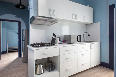 2-Bed Apartment Metres From Coogee Beach And Dining - Accommodation Mermaid Beach 2