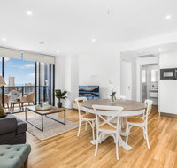 2-Bed Beach Apartment with Pool Parking and Balcony - Accommodation Mermaid Beach