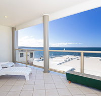2/141A Soldiers Point Road - large waterfront duplex across from the bowling club - Accommodation Mermaid Beach