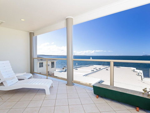 2/141A Soldiers Point Road - Large Waterfront Duplex Across From The Bowling Club - Accommodation Mermaid Beach 0