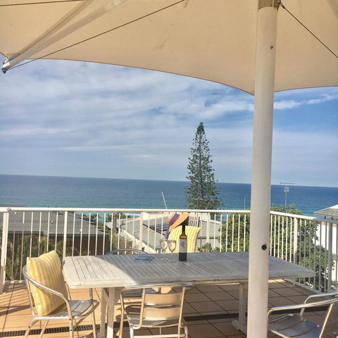 2/22 Stevens - Accommodation Mermaid Beach 3