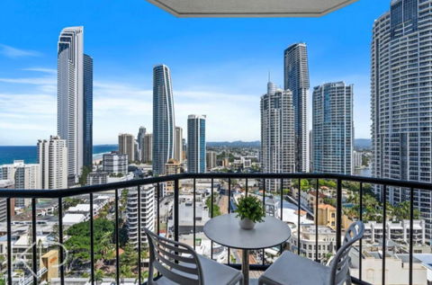 Beach-facing Studio Apt In Surfers Paradise - Accommodation Mermaid Beach 1