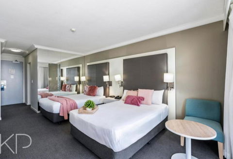 Beach-facing Studio Apt In Surfers Paradise - Accommodation Mermaid Beach 3