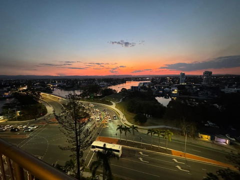 Beachside Bliss - High Floor 2 Bedroom With Stunning River Views - Accommodation Mermaid Beach 2