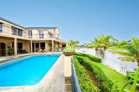 Benowa Bliss Retreat - Waterfront With Skyline Views - Accommodation Mermaid Beach 0