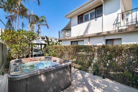Budds Villa 1 By Khove - Accommodation Mermaid Beach 4