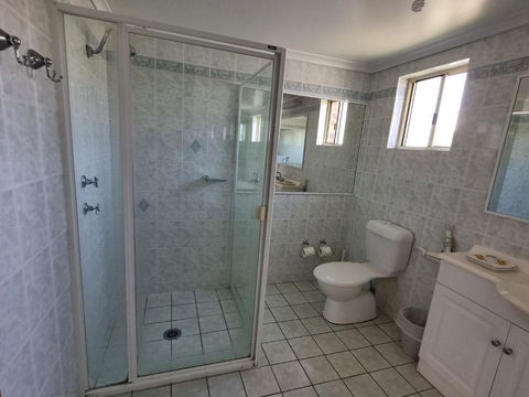 Cardiff Motor Inn - Accommodation Mermaid Beach 3