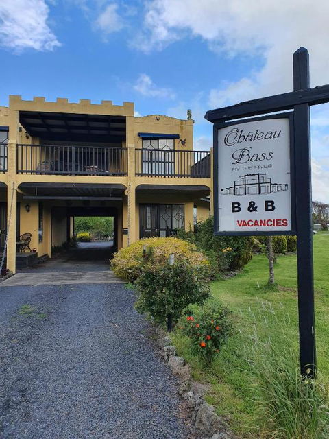 Chateau Bass - Accommodation Mermaid Beach 3