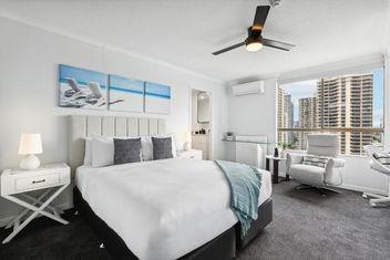 Cosy Studio Overlooking The Ocean With Pool, Gym with Accommodation Mermaid Beach