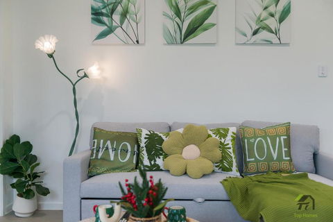 Cozy&Luminous 4-bedroom House - Accommodation Mermaid Beach 4