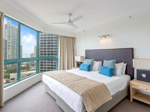 Crown Towers Superior 3 Bedroom Apartment - CoastHM - Accommodation Mermaid Beach 3