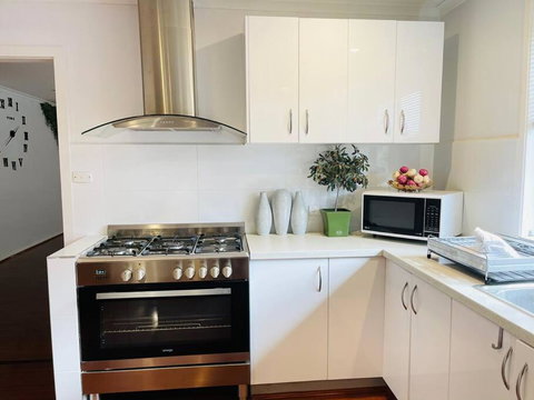 D130 The Link Fantasy Place - Accommodation Mermaid Beach 4