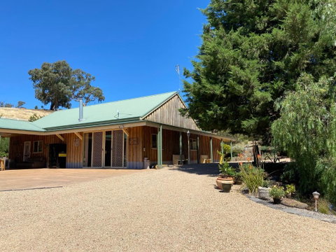 Daisy Hill Lodge - Accommodation Mermaid Beach 1