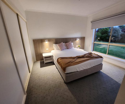 Daisy Villa - Accommodation Mermaid Beach 4