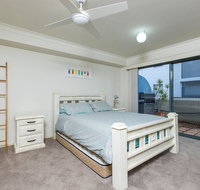 3 'Peninsula Waters' 2-4 Soldiers Point Rd - Beautiful Air Conditioned Unit with Pool Lift  WIFI - Accommodation Mermaid Beach