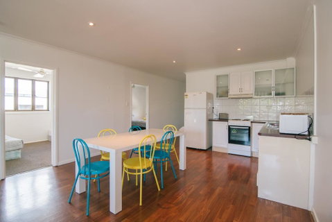 3 Bedroom Apartment / Spence St - Accommodation Mermaid Beach 1