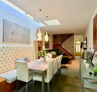 3 Storey Home Close Walk to Fox Studios SCG  City - Accommodation Mermaid Beach