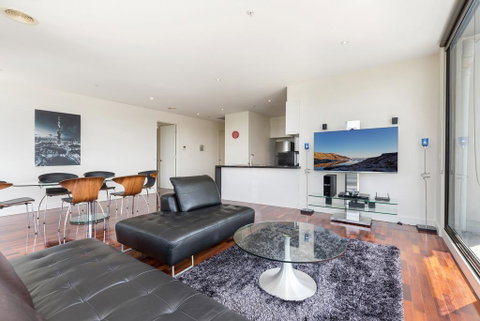 3-Bed Apartment With Parking Near Parks And Dining - Accommodation Mermaid Beach 0