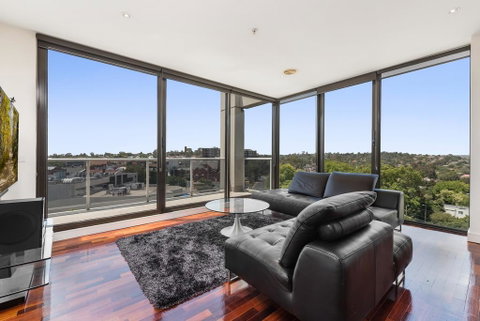 3-Bed Apartment With Parking Near Parks And Dining - Accommodation Mermaid Beach 2