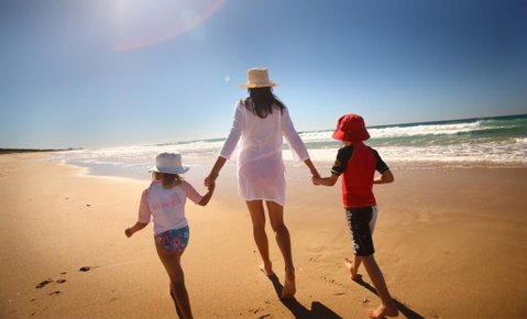 3BR Coolum Beach , Rooftop Terrace, Spa, Tennis, Pool - Accommodation Mermaid Beach 1