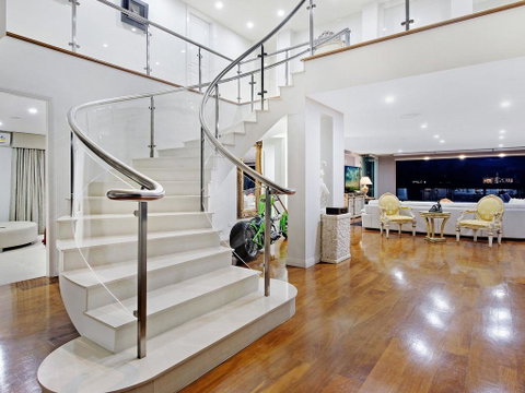 4.5 Million Dollar Dream Mansion In Surfers Paradise - Accommodation Mermaid Beach 2