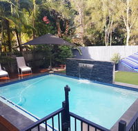 5 Bedroom Luxury Villa - Hope Island - Accommodation Mermaid Beach