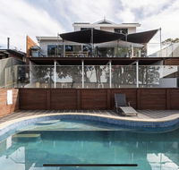 5 bedroom with POOL and Studio Vues Relaxantes - Accommodation Mermaid Beach