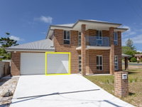 5 Bent Street - huge house with Foxtel  Aircon