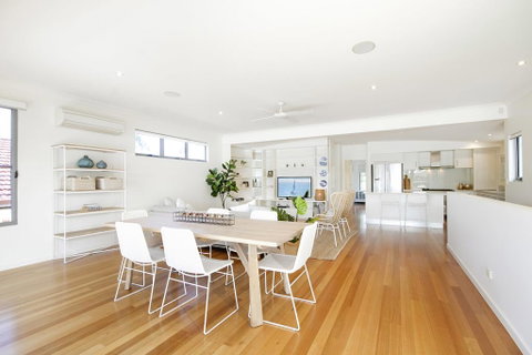 53 Hilton Esplanade - Accommodation Mermaid Beach 1