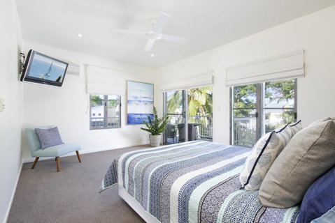 53 Hilton Esplanade - Accommodation Mermaid Beach 3