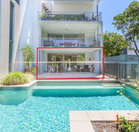 A Deluxe Swim Up - Drift Apartments South - Accommodation Mermaid Beach