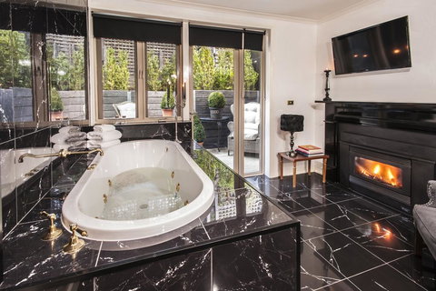 A Loft In The Mill Boutique Accommodation - Accommodation Mermaid Beach 1